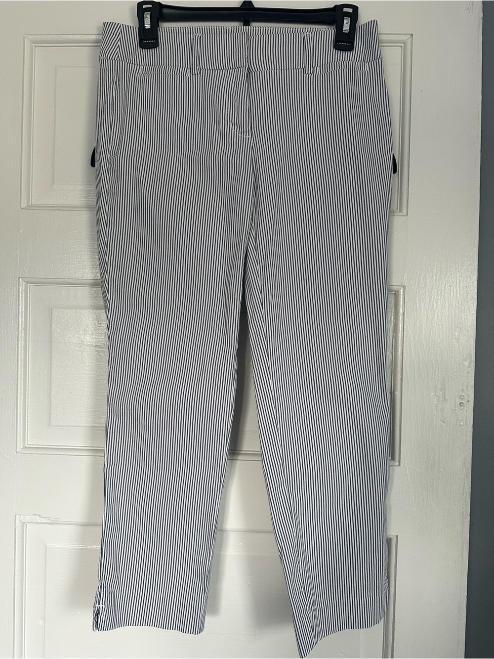 Ann Taylor Factory Petite 2P Navy & White Striped Crop Pants